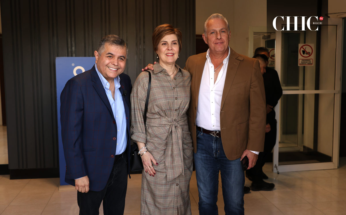 Eduardo, Selina y Román
