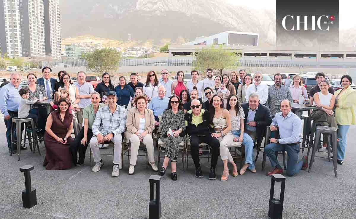 Familia González Garza junto a su invitados / Fotos: Daniel Saldívar