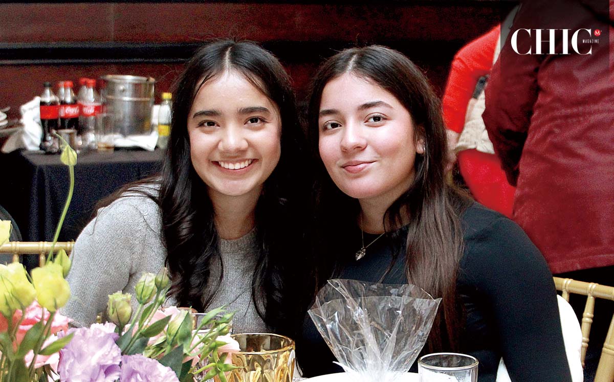 HANNIA JIMÉNEZ Y SILVANA SERNA disfrutaron de los hermosos arreglos florales de Natural Flor