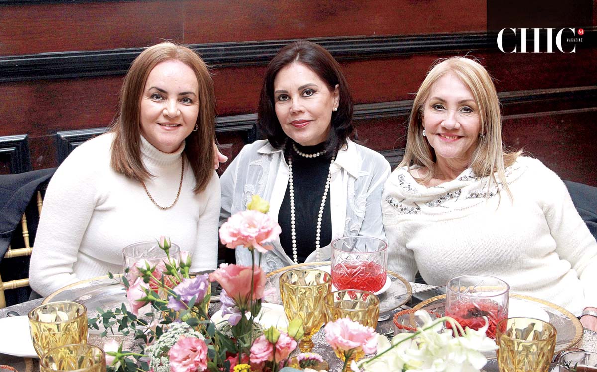 MARY CHUY MARTÍNEZ, MARÍA FLORES Y BLANCA VILLARREAL nos regalaron sus mejores sonrisas