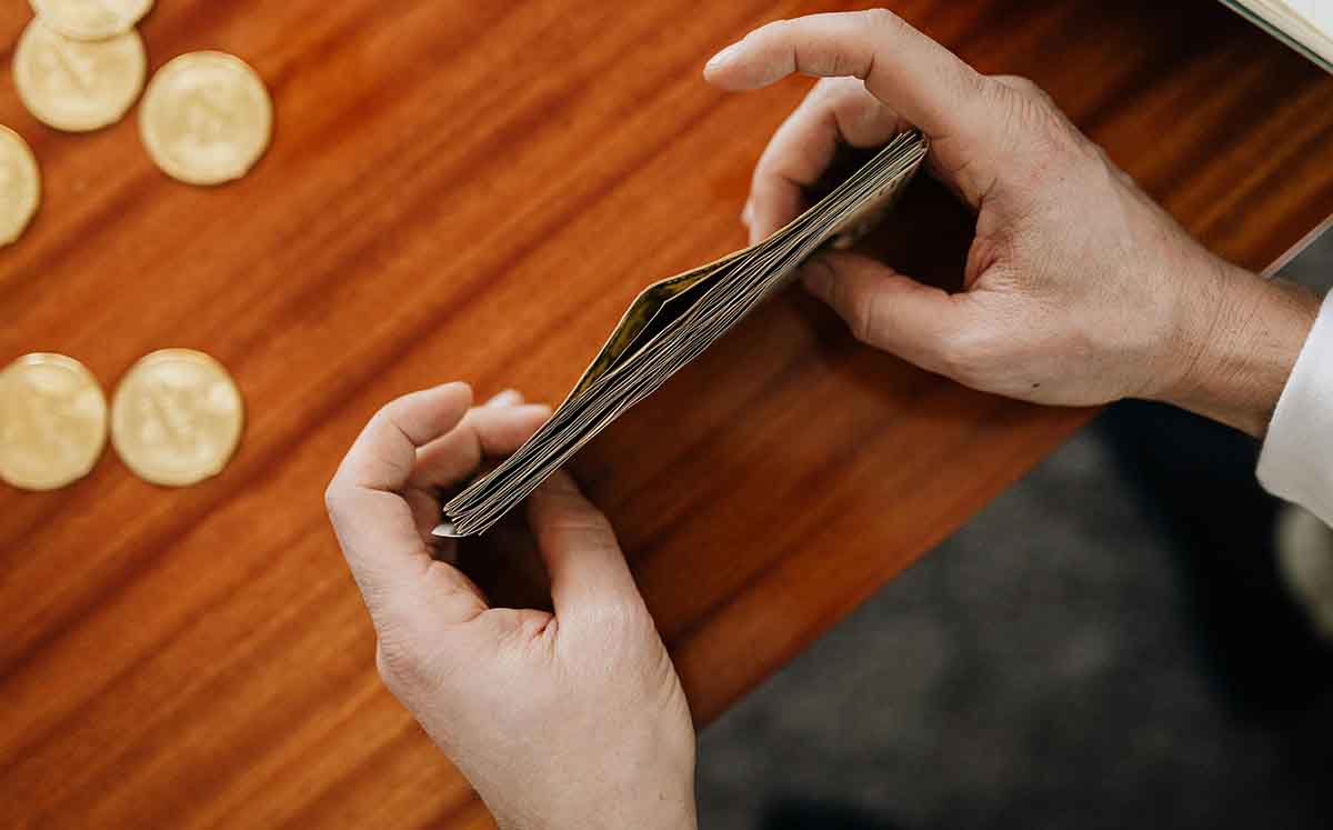 Al ir elevando la capacidad de ahorro, podrías llegar antes a la edad de tu jubilación (Foto: Pexels)