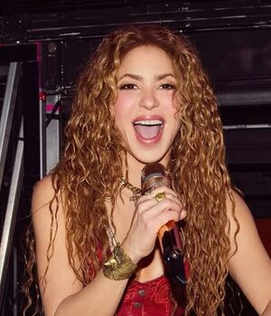 ¿Quién Caminó junto a Shakira en su concierto? (Instagram)