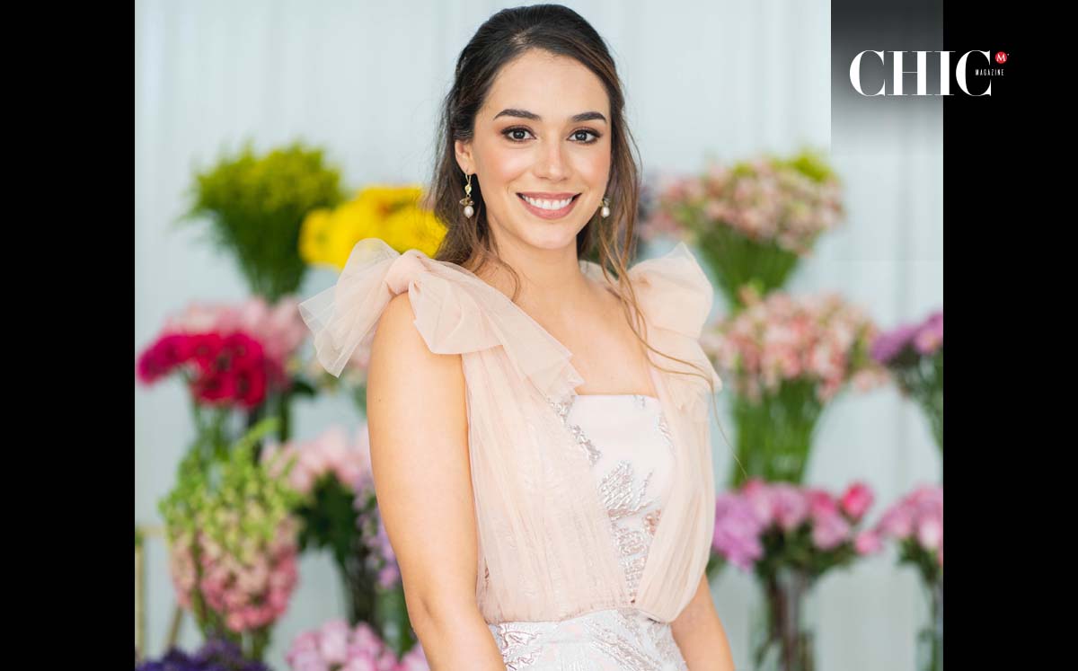 ANA ISABEL DE LA GARZA lucía radiante en su despedida de soltera