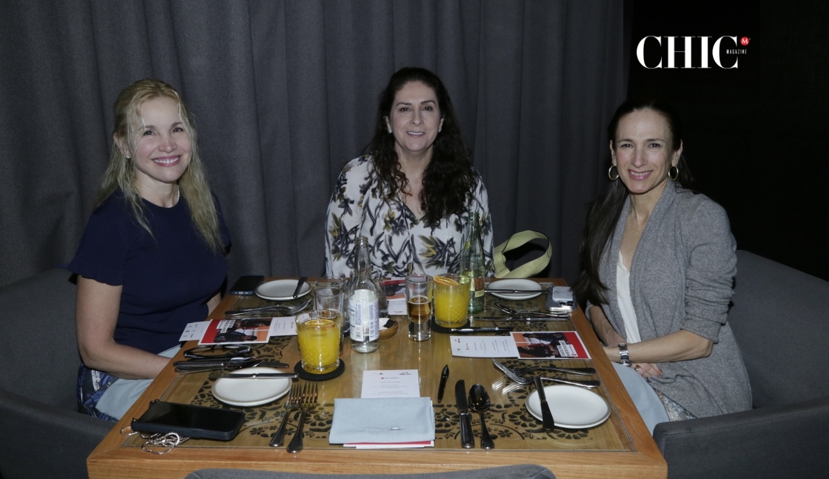 Laura González, Fernanda Milmo y Yolanda Garza de González