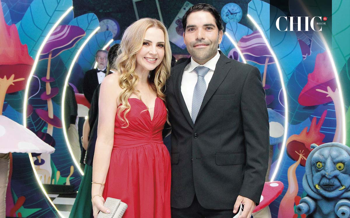 MIRIAM GOVELA Y ANTOLIN SIERRA disfrutaron del grupo Electro Chic