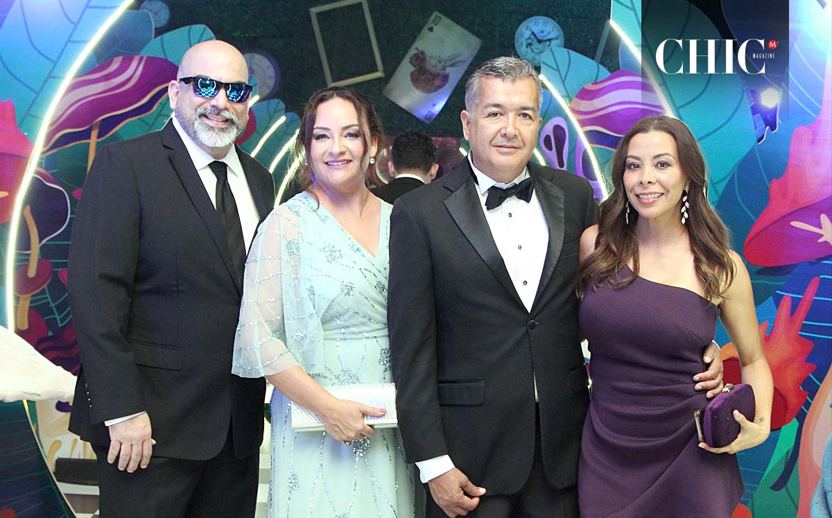 EUGENIO PAREDES, FERNANDA PONTONES, JAVIER MARTÍNEZ Y GABY RODRIGUEZ felices en el Casino Tampiqueño