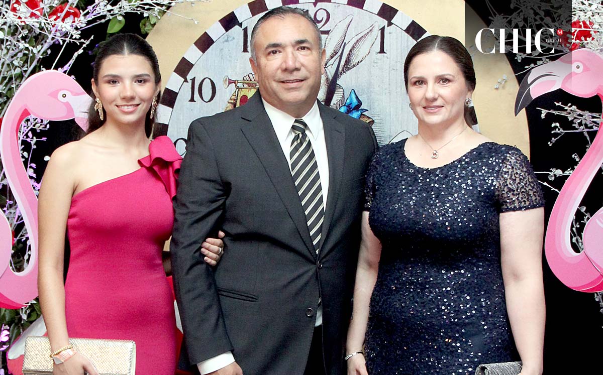 REGINA ALTAMIRANO, JESÚS ALTAMIRANO Y ADRIANA DE ALTAMIRANO nos regalaron sus mejores sonrisas
