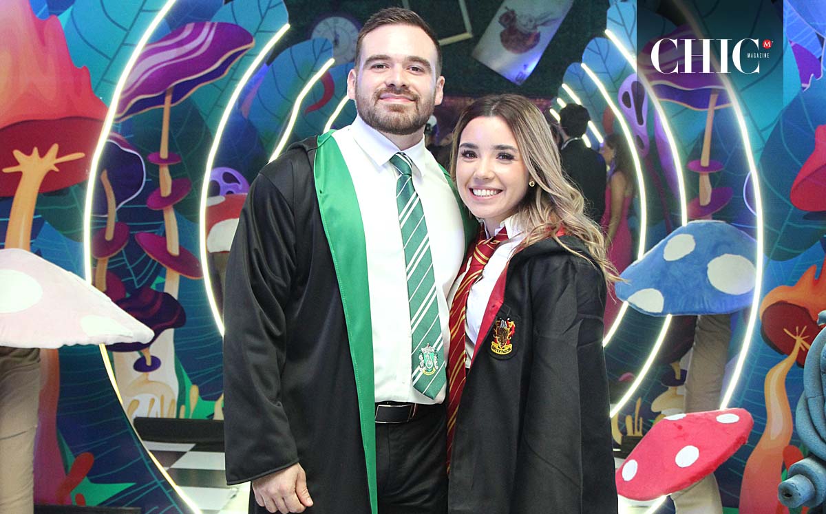 ALEJANDRA PARTIDA Y LUIS TORRES llegaron con sus mejores disfraces a la coronación