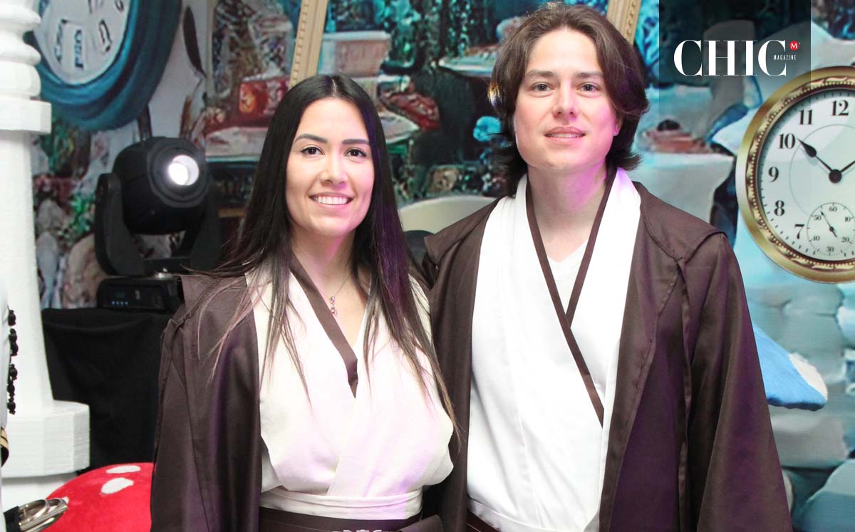LIZ ZÚÑIGA Y GERMÁN MEZA disfrutaron de la temática en la coronación