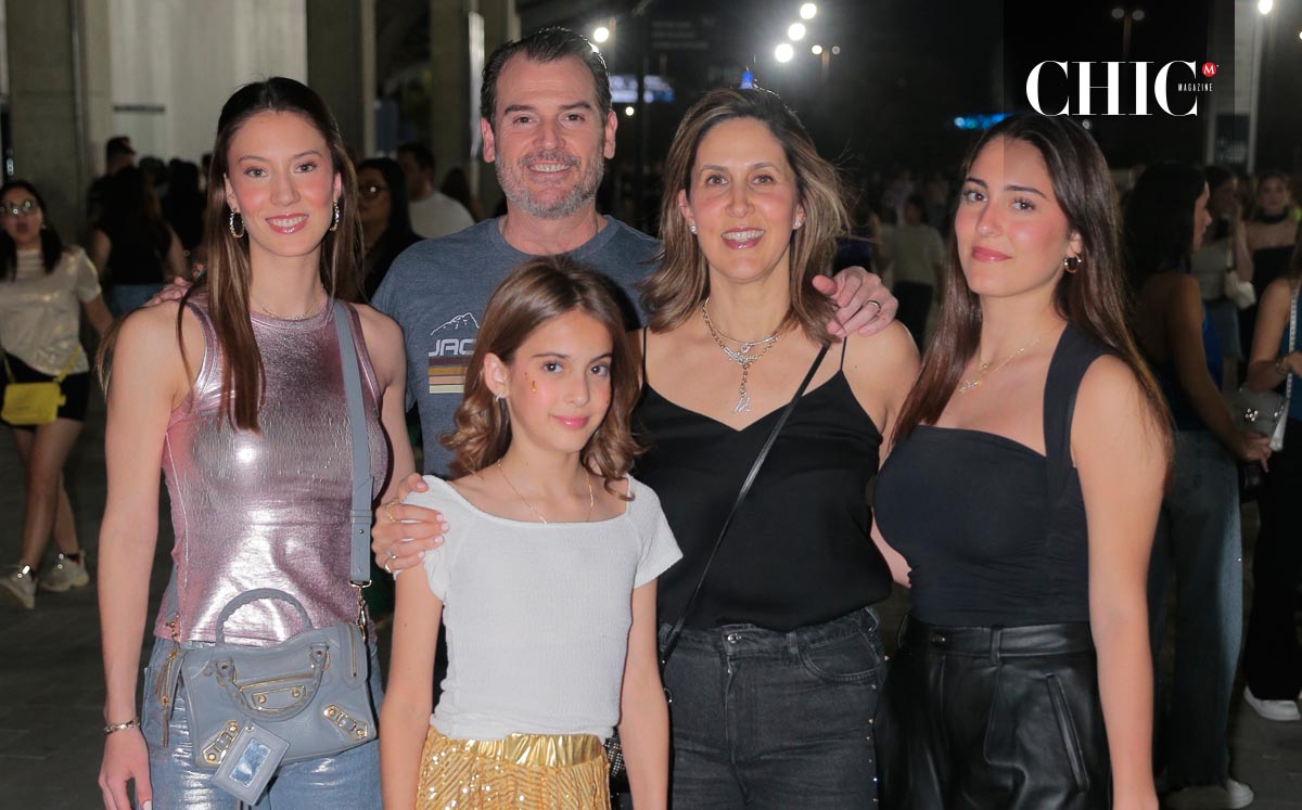María Páez, Lucía Páez, Pablo Páez, Maca Ramírez de Páez y Paulina Páez