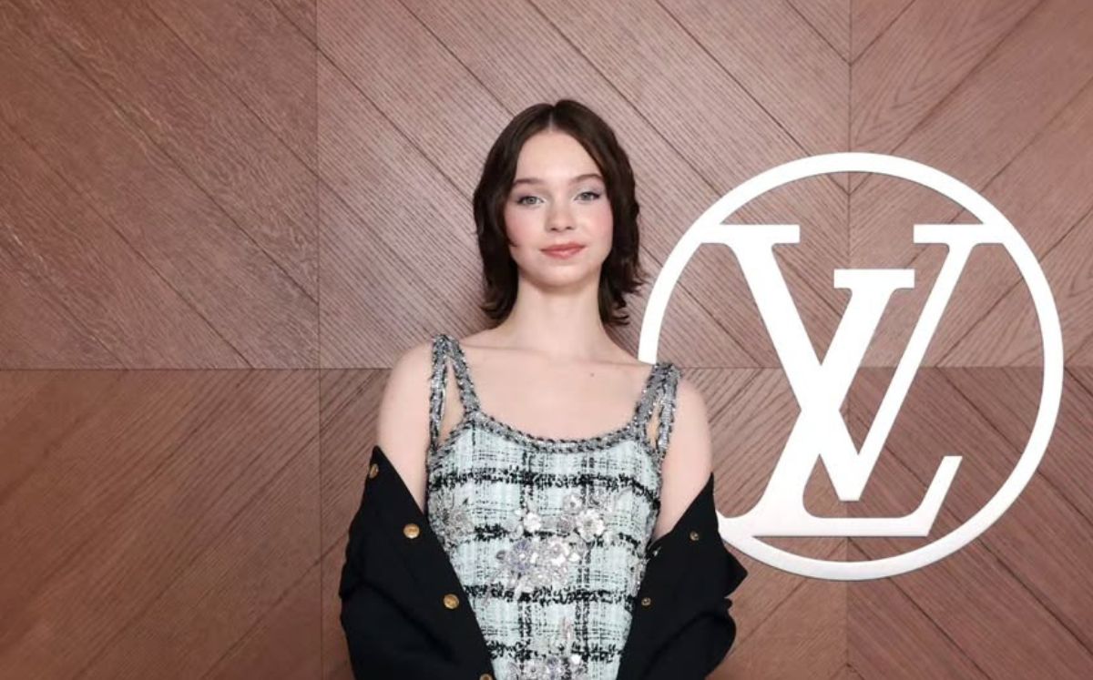 Emma Myers se viste de oscuro y conquista la red carpet de Minecraft en México (Instagram)