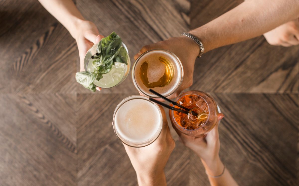 Cómo crear un espacio en casa para degustaciones premium (Foto; Freepik)