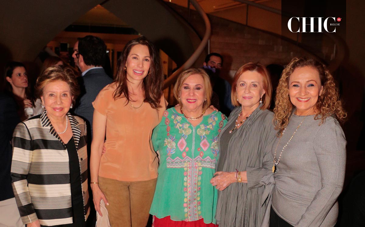 Magdalena Mouret Benavides, Beatriz Castañeda, Cecy Benavides, Sandra Salas y Patricia Zenteno