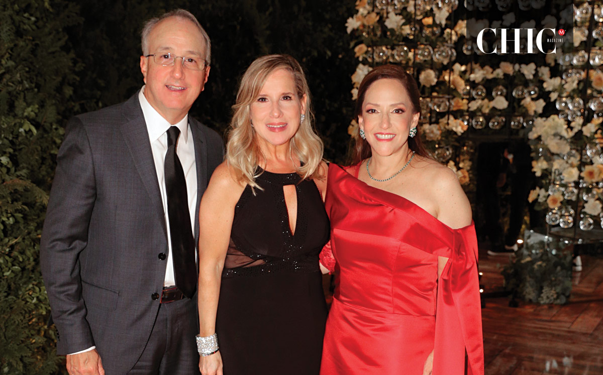 Rodolfo Gómez, Oppy Salas y Lorenza Herrera de González