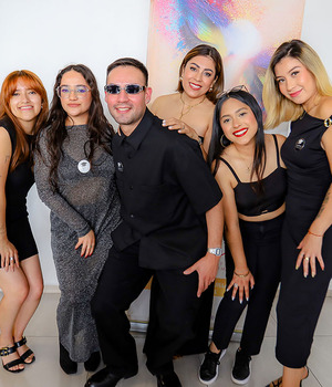 Equipo y alumnos de IIMI Center