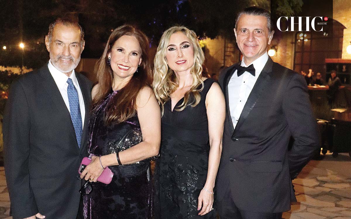 RAFAEL DE LA GARZA, MARYELLA GÓMEZ DE LA GARZA, ODETTE NADER Y NICOLÁS NADER disfrutaron de la misa en la Parroquia de San Pedro y San Pablo