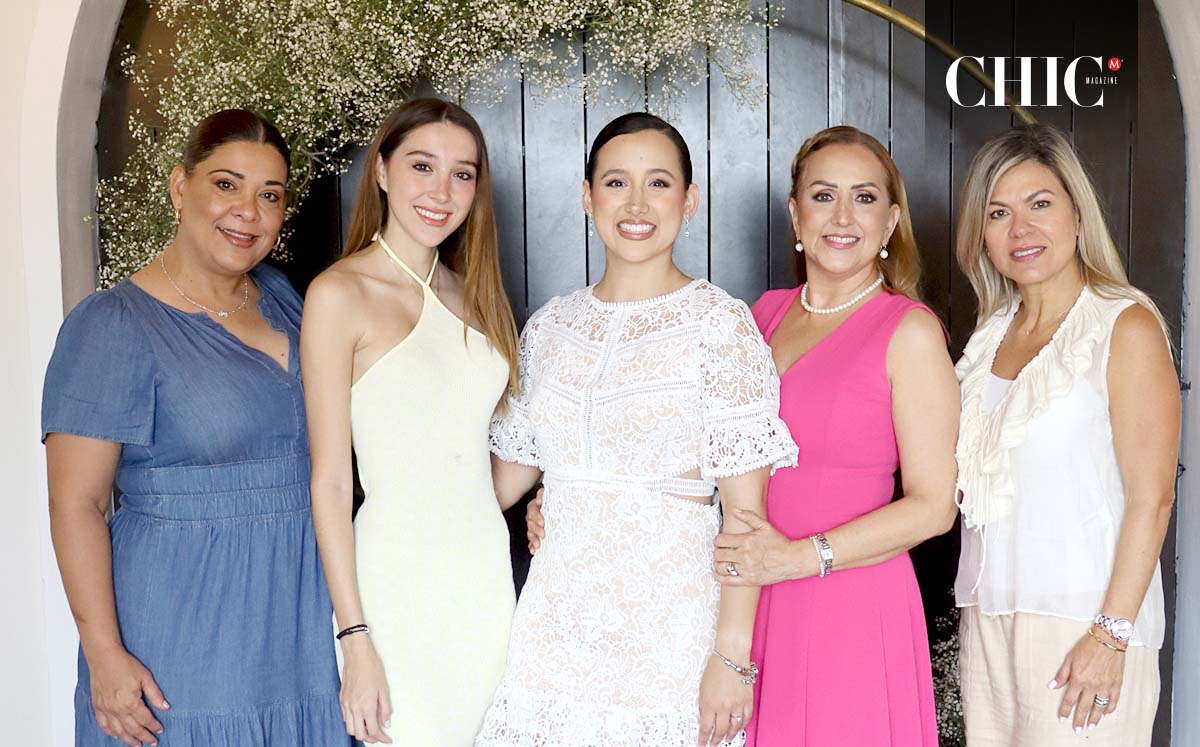 RENE VARGAS, REGINA SABIDO, SUSANA LADDAGA, SUSANA DE LADDAGA disfrutaron de fruta fresca de temporada y café recién hecho