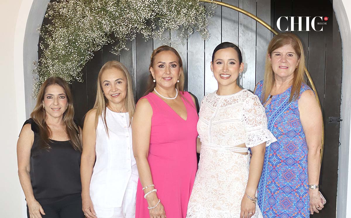SILVIA OLVERA, ALEJANDRA BARREIRO, SUSANA DE LADDAGA Y SANDRA NUÑEZ DE CACERES felicitaron mucho a SUSANA LADDAGA