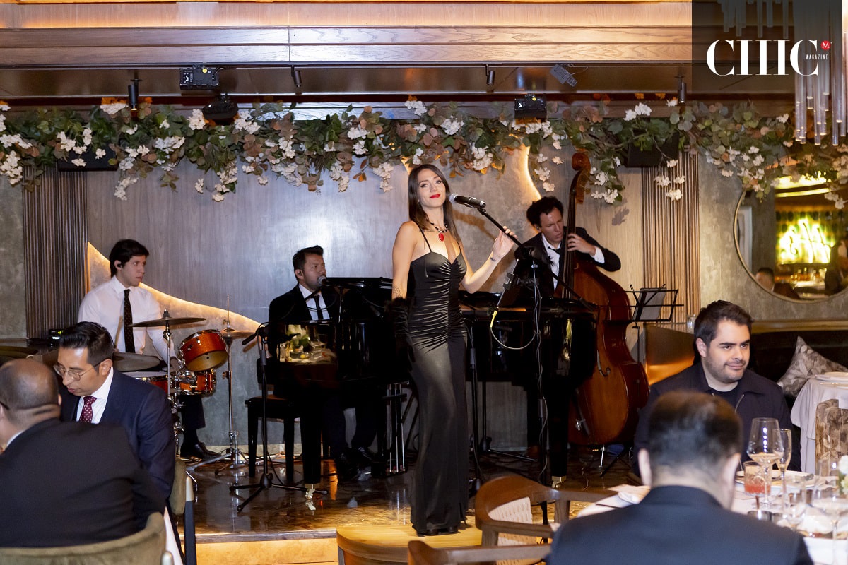 En este espacio único, la música en vivo se fusiona con cócteles exclusivos y aperitivos excepcionales. (Cortesía)