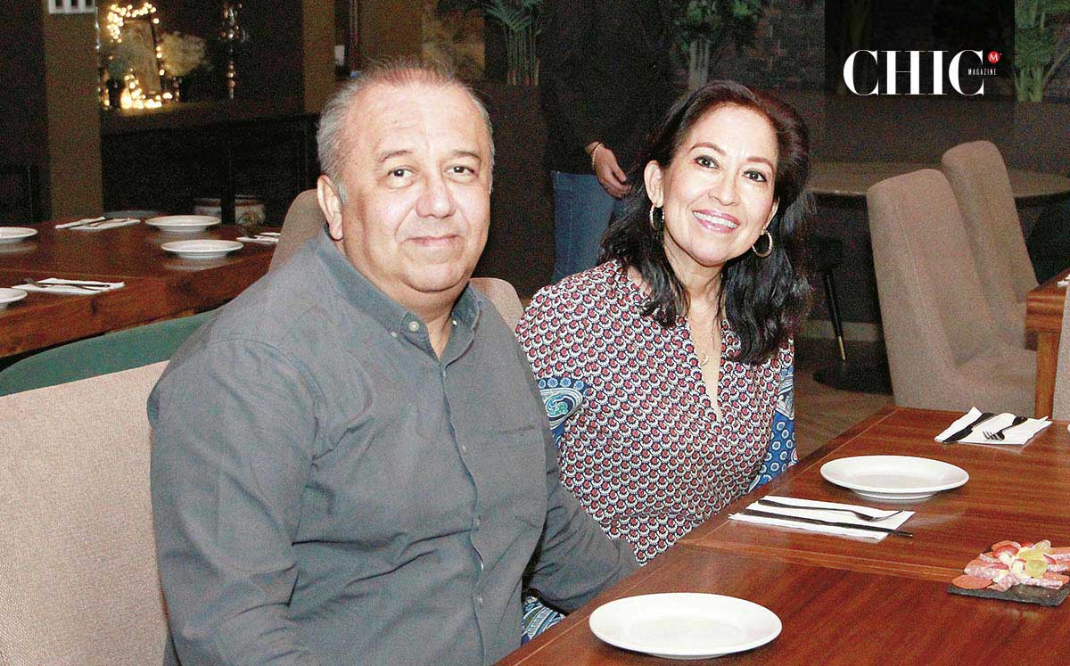 JULIO HERNÁNDEZ Y ALICIA LIZCANO disfrutaron de una noche inolvidable en el cumpleaños de Octavio Macías