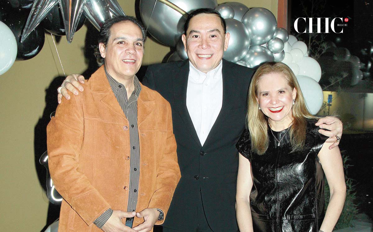 RAMIRO ELIZONDO, OCTAVIO MACÍAS Y CARMENCHU HURTADO llegaron con sus mejores outfits al festejo