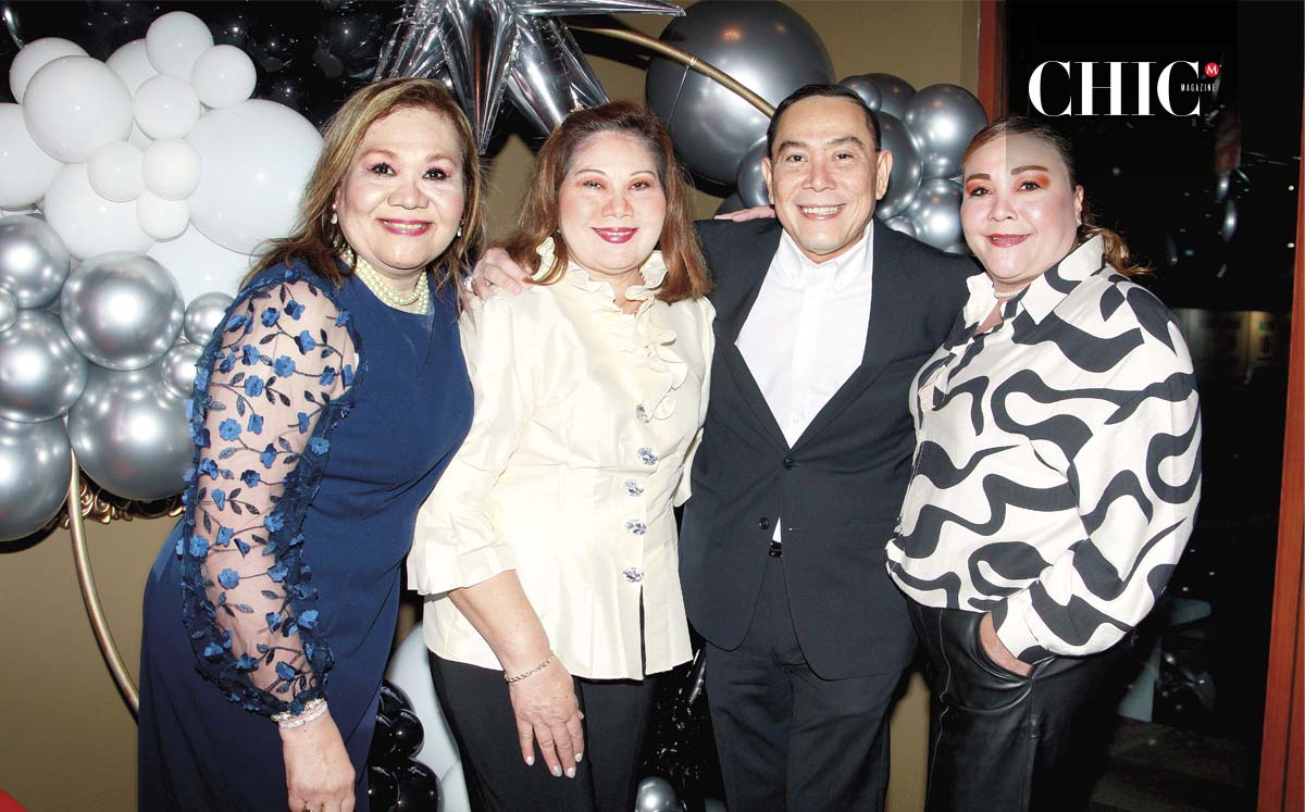 MYRNA MACÍAS, MARÍA EUGENIA MACÍAS, OCTAVIO MACÍAS Y JUANITA MACÍAS disfrutaron de la música en vivo del grupo acústico de Laura Juárez