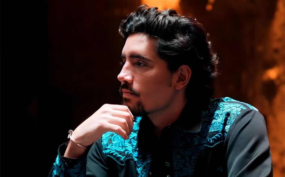 Alex Fernández sufre una caída en la nieve (Instagram)