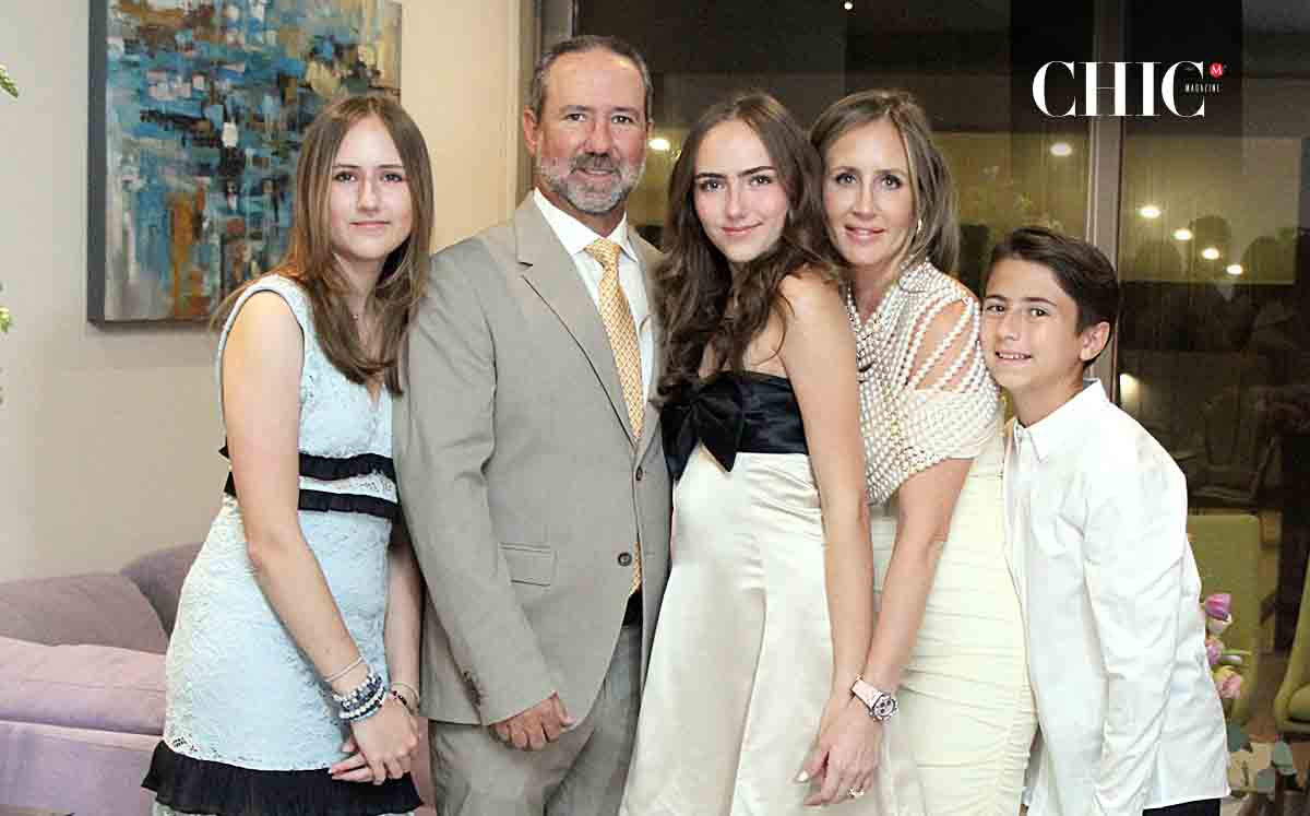 ANDY GUTIERREZ, CHACHO GUTIERREZ, MARIA JOSE PELAEZ Y VICTOR GUTIERREZ orgullosos de BÁRBARA GUTIÉRREZ