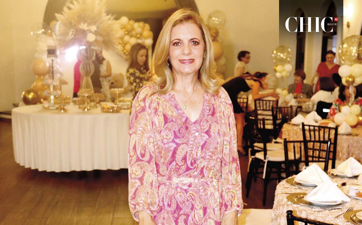AIDA FERES estuvo muy feliz durante el baby shower