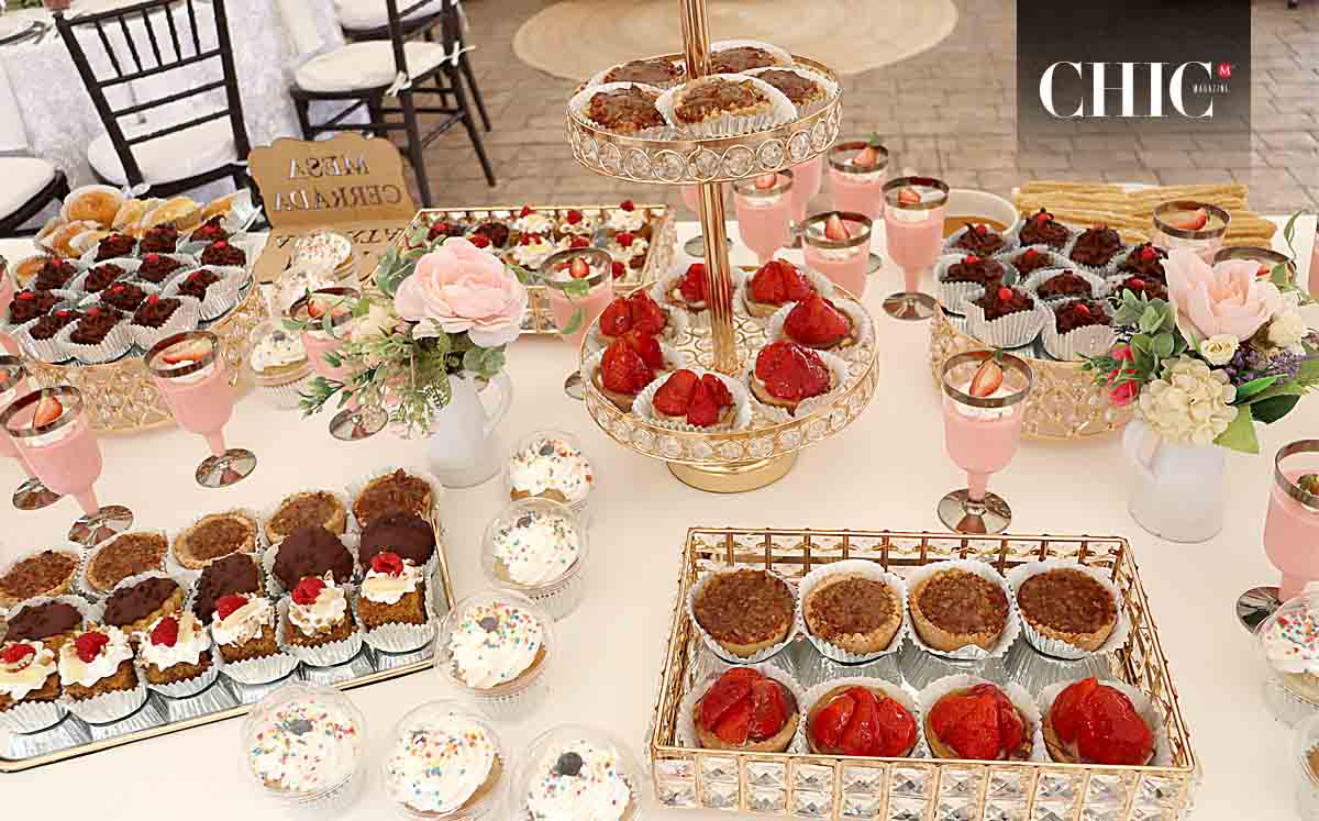 Los asistentes disfrutaron de una gran mesa de postres con tartaletas, cupcakes y brownies a cargo del club