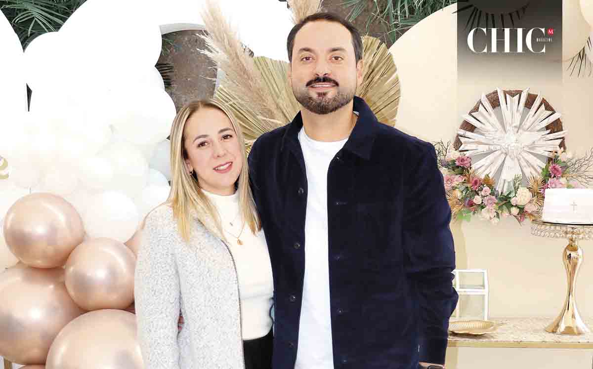 VALERIA PÉREZ Y EDGAR TREVIÑO disfrutaron de la misa a cargo del padre Gustavo Solís