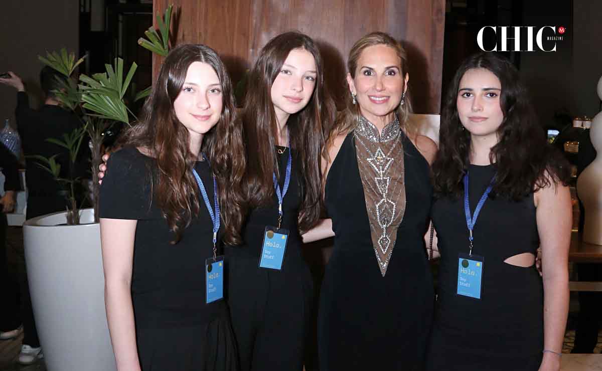 Alina Gutiérrez, Lia Gutiérrez, Claudia Rodríguez de Santos e Isabela Santos
