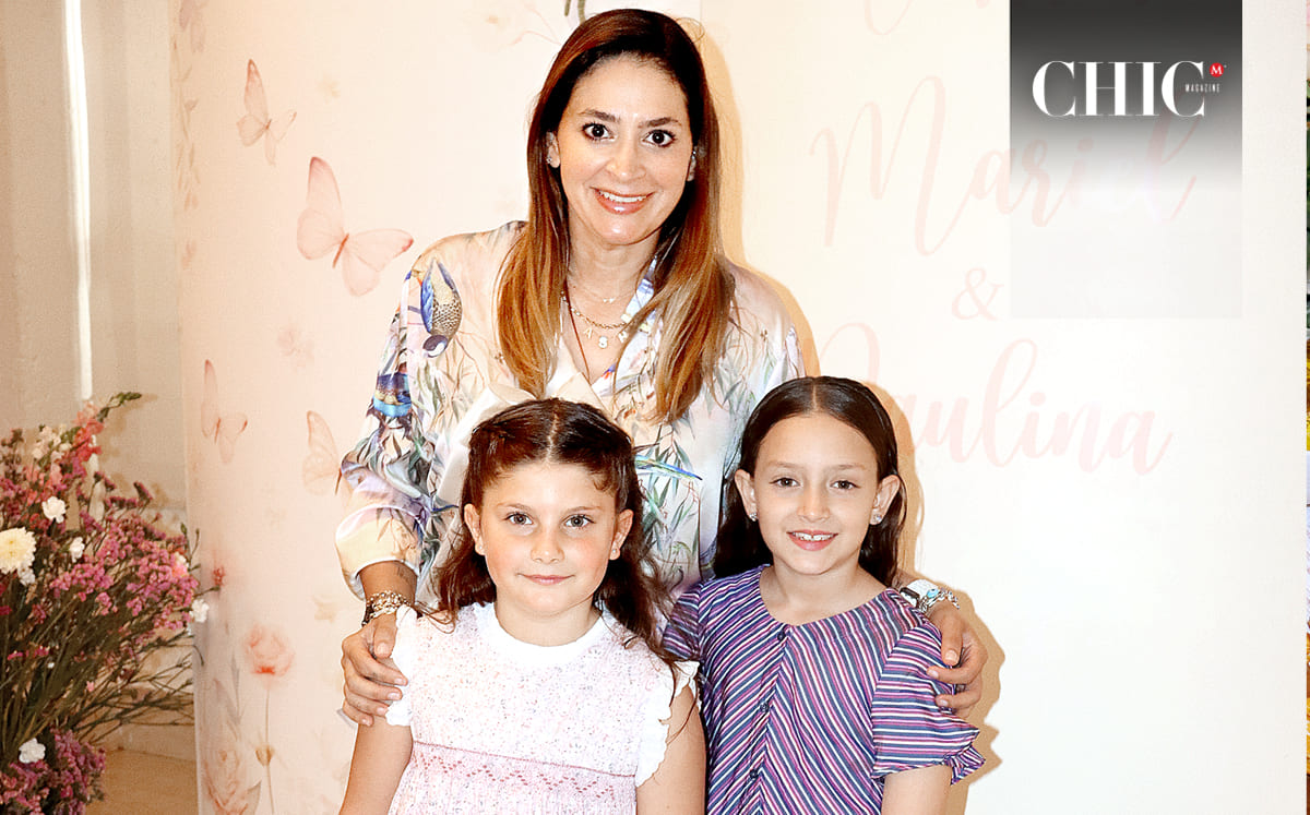 ADRIANA SALDIVAR, JULIANA SIERRA Y LUCIANA DELSOL recibieron decenarios, cosmetiqueras, monederos, obleas y tarjeteros como recuerdos