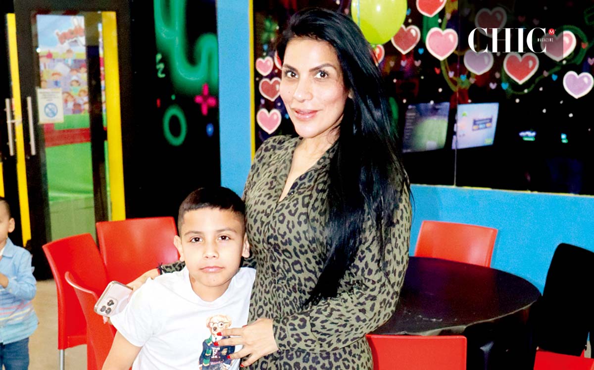 JAIME DE LA GARZA Y BETTY DE LEÓN disfrutaron de la celebración