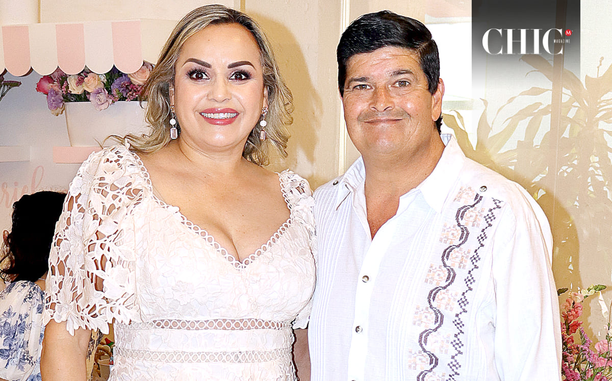 PALOMA GONZÁLEZ y ARMANDO HERNÁNDEZ disfrutaron de una actividad en donde todos los asistentes se reunieron en el campo de fútbol