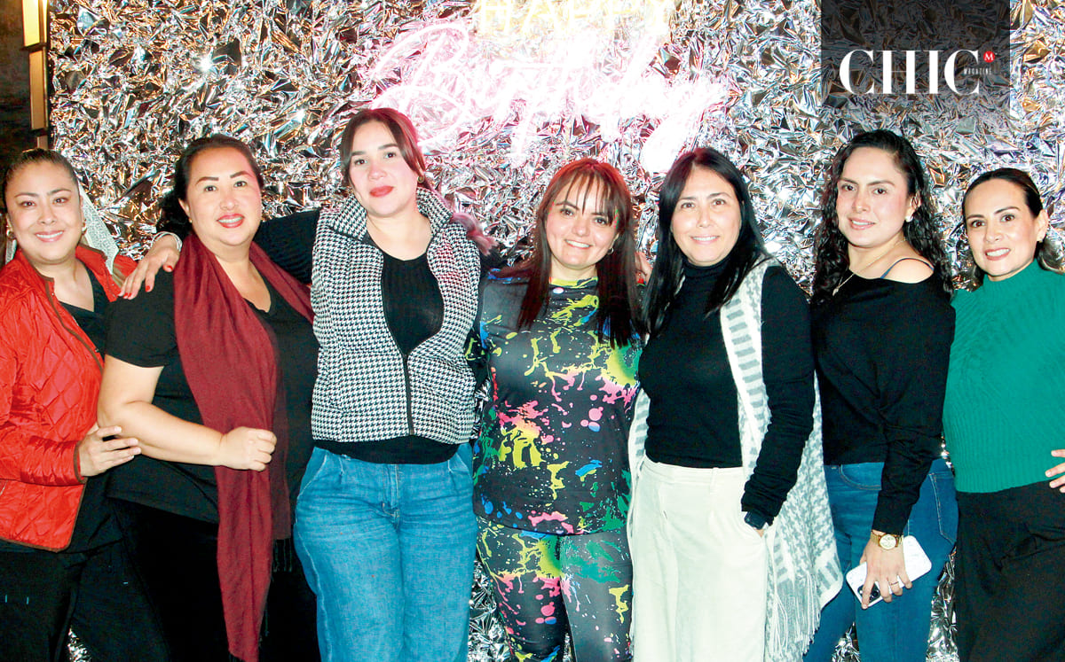 CAROLINA NÁJERA, NOHEMI YÁÑEZ, MELISSA FLORES, KARLA GARCÍA, CLAUDIA LARA, DIANA TREVIÑO Y JOSUNE BIELMA nos regalaron sus mejores sonrisas