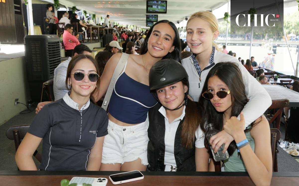 Dana Chapa, Victoria Torres, Valeria García, Ana Regina Pérez y María Fernanda Aldape