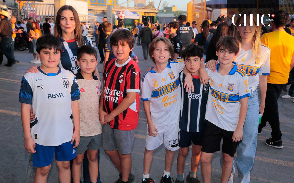 Daniela Treviño, Santiago Cortés, Leo Mercado, Fede Seyffert, Max Cortés, Felipe Chapa, Eugenio Martínez y Cristy Martínez
