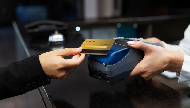 Bancos en Semana Santa (Freepik)