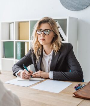 Consejos para aprobar la entrevista de la visa americana 2025 (Freepik)