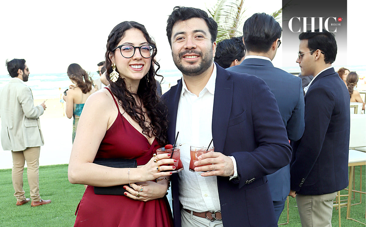 PAOLA GARCÍA Y CARLOS HERNÁNDEZ felices en el Hotel Boutique Soleare