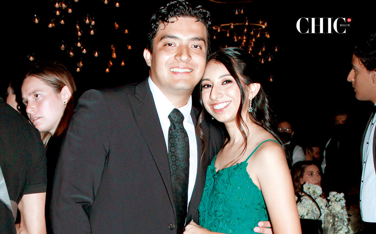 RICARDO REYES Y MARÍA ANDREA CANSECO felices en la boda de Stefy y Carlos