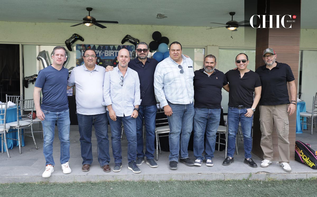 Gerardo, Jesús, José Antonio, Antonio, Jesús, Gabriel, Gian y José Luis