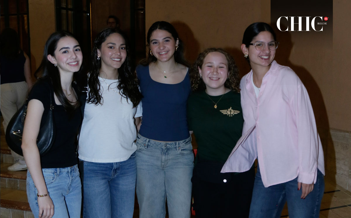 Ana Pau Díaz,  Romina Botello, Regina Zapata, Cecilia Gutiérrez y Pamela Rodríguez