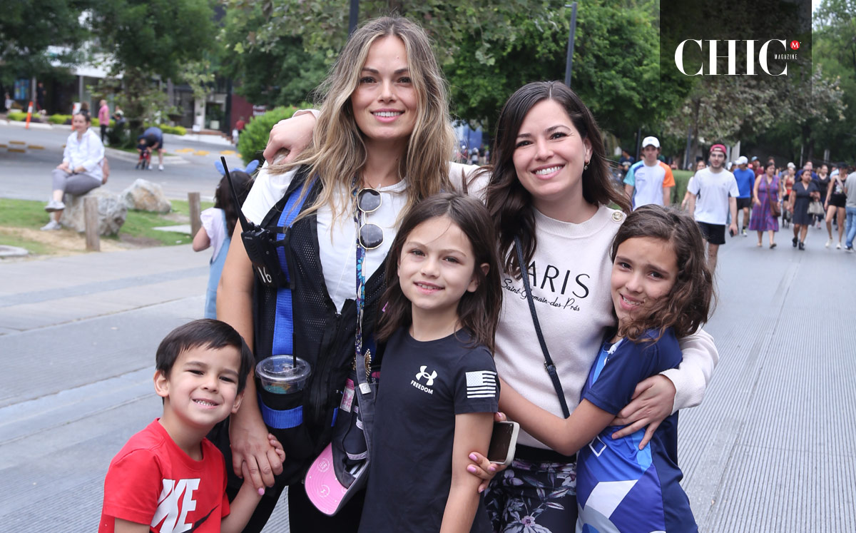 Leonor Cárdenas, Carolina Cárdenas, José Jorge Bilbao, Paula Acevedo y Roberta Bilbao