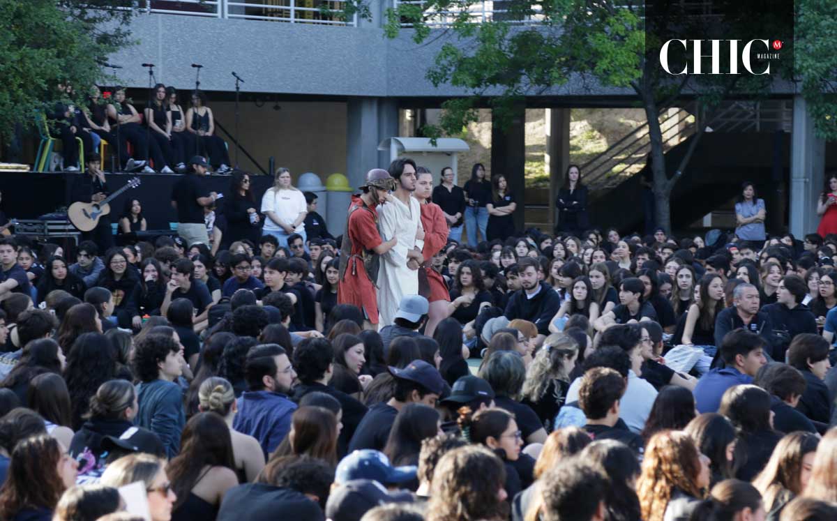 Representación del Viacrucis en la UDEM