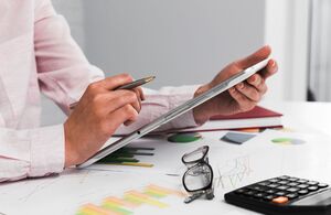 ¿Cuál es trámite esencial para recibir el saldo a favor en al declaración anual? (Freepik)