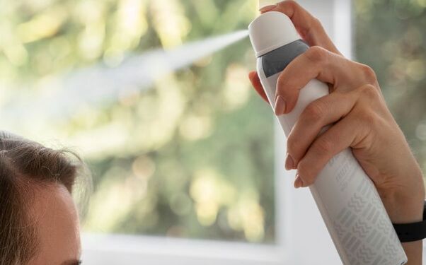 Shampoo seco (Freepik)