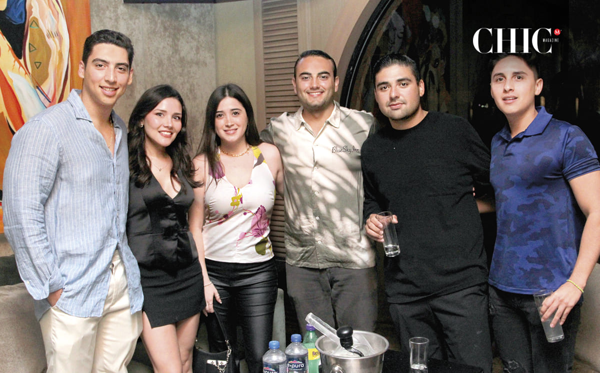 ENRIQUE MENDIOLA, ILSE GUERRERO, CECI TORRES, JAVIER MONSREAL, CARLOS RUIZ Y LUIS CARLOS GONZÁLEZ disfrutaron de la música a cargo de Red Rackuns