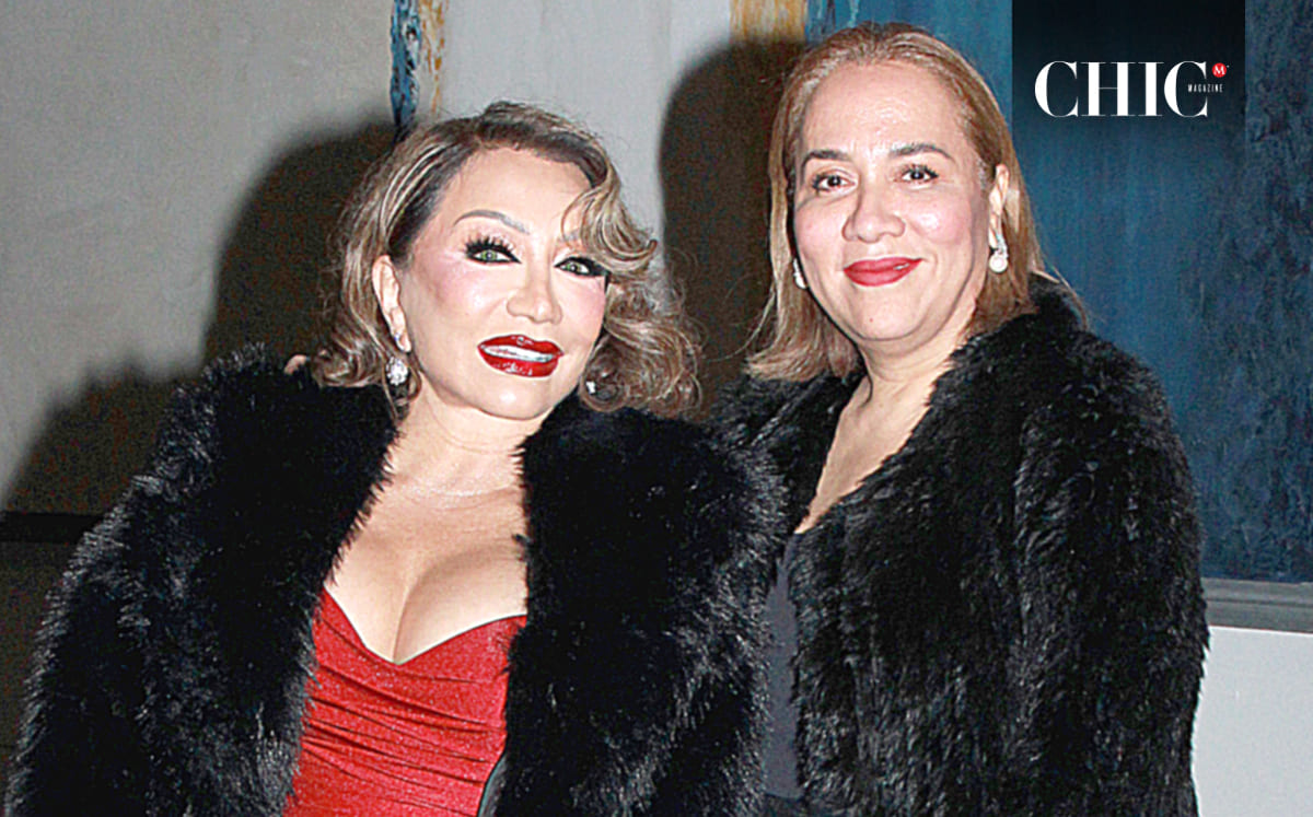 RAQUEL MONROY Y DORIS MORALES estuvieron felices durante el festejo